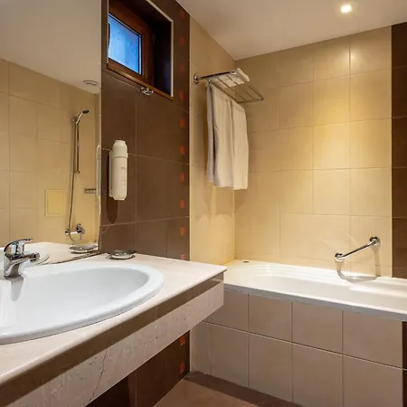 Concorde Hotel 3*